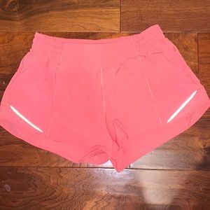 Lululemon Hotty Hot High Rise 2.5 Inch Shorts RASPBERRY CREAM